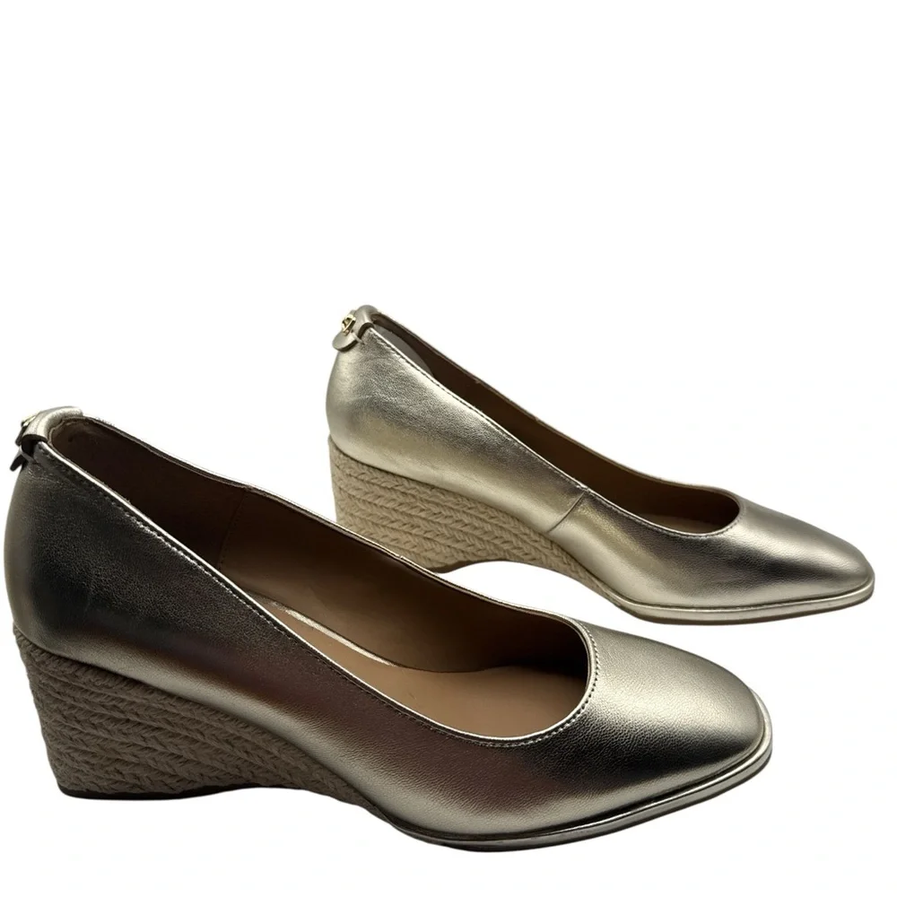 AEROSOLES Women's Gold Metallic Wedge Shoes Size 8.5 Ortholite Foam Insole‎